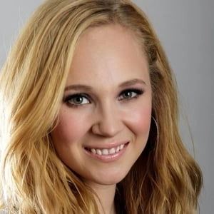 Assistir Juno Temple online grátis no Superfilmes